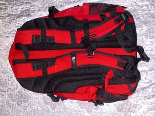 Mochila The North Face Roja y Negra