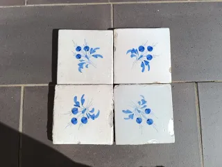 4 Azulejos antiguos, rajoles siglo XIX