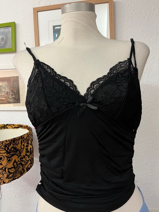 Top tirantes encaje negro talla XS