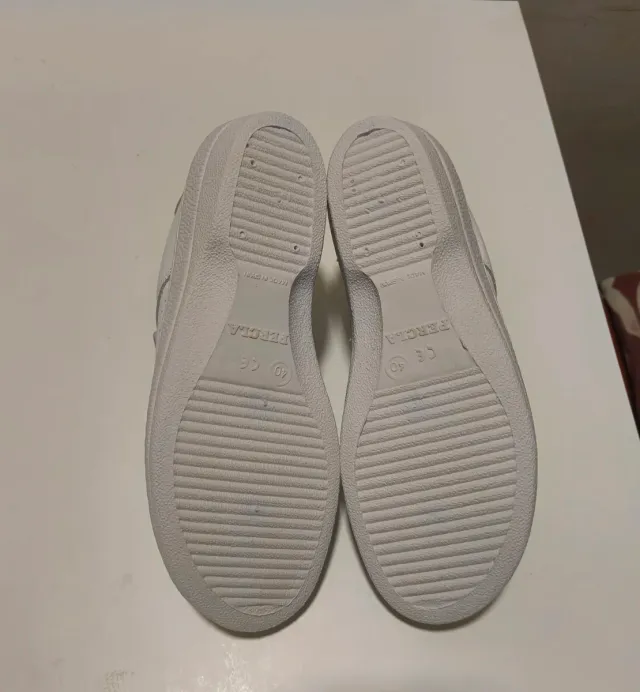 Zapatos Sanitarios Encarni Farma by Percla blancos