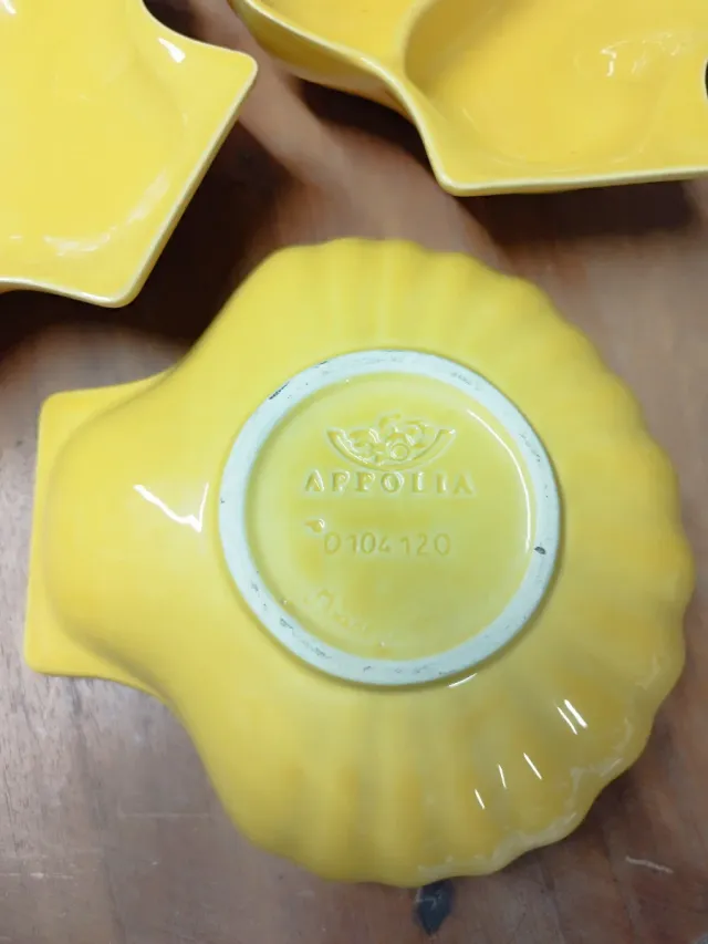 3 Fuentes grandes vintage amarillas