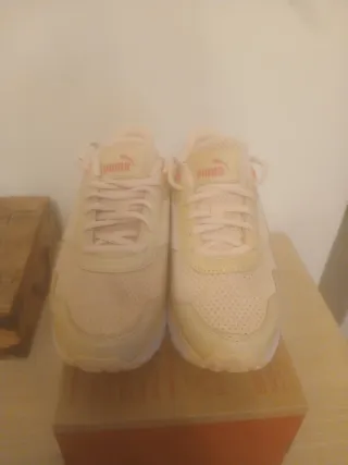 Zapatilla Puma Beige y Rosa