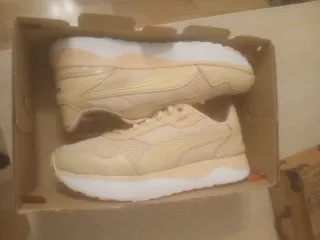 Zapatilla Puma Beige y Rosa