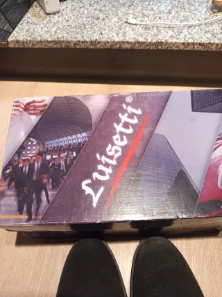 Zapatos de vestir Luisetti ante talla 42.