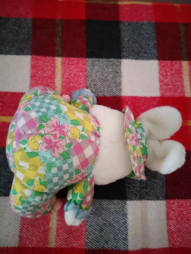 Peluche coniglio vestito