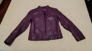 Cazadora de piel morada