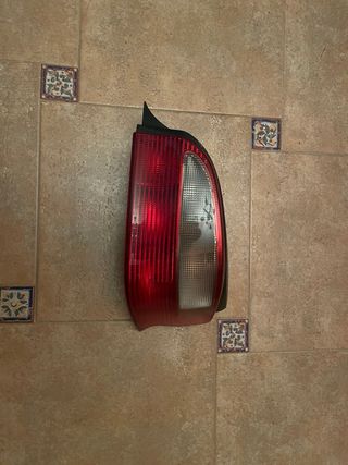 Piloto trasero derecho Citroen Saxo