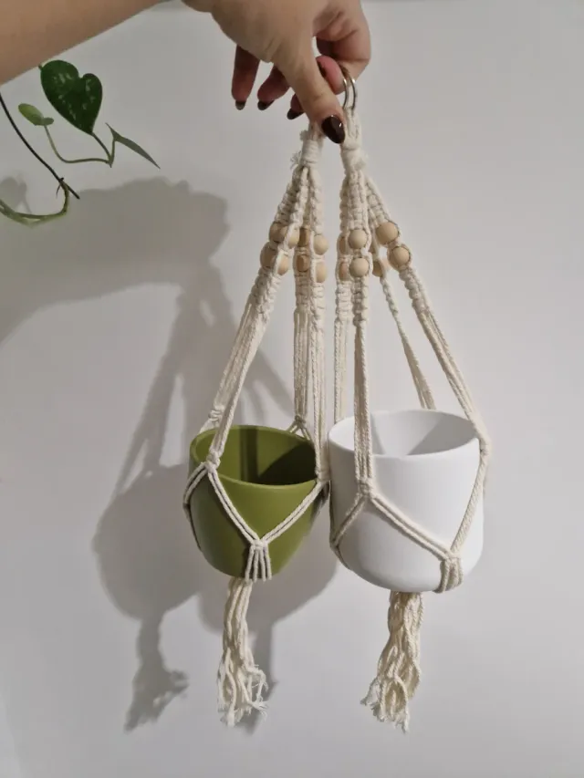 Set 2 vasi macramè con perle