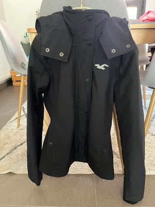 Abrigo Hollister Negro