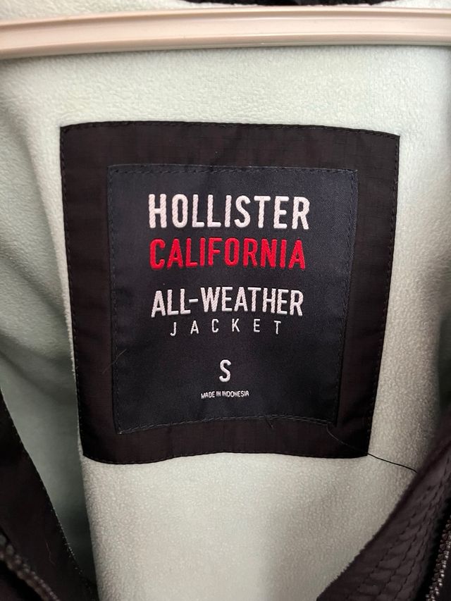 Abrigo Hollister Negro