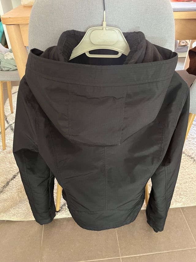 Abrigo Hollister Negro