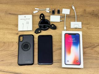 iPhone X 64GB Nero/Argento + Accessori