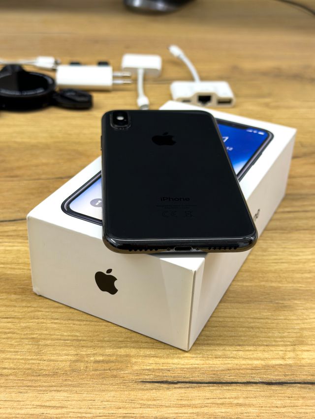 iPhone X 64GB Nero/Argento + Accessori