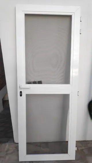 Puerta aluminio mosquitera
