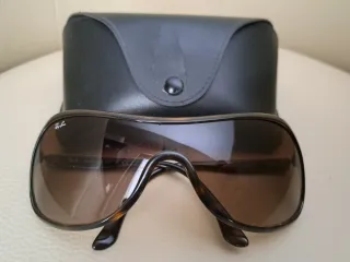 Occhiali da sole Ray-Ban 4086 710/13 3N