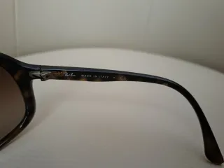 Occhiali da sole Ray-Ban 4086 710/13 3N
