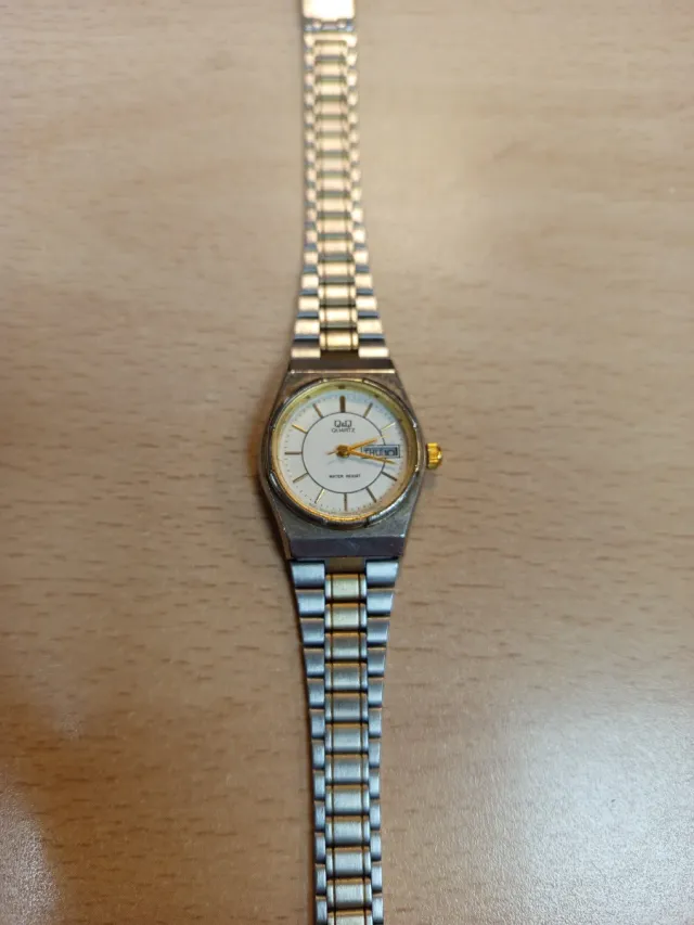 ESCUCHO OFERTAS Reloj Q&Q Quartz Vintage