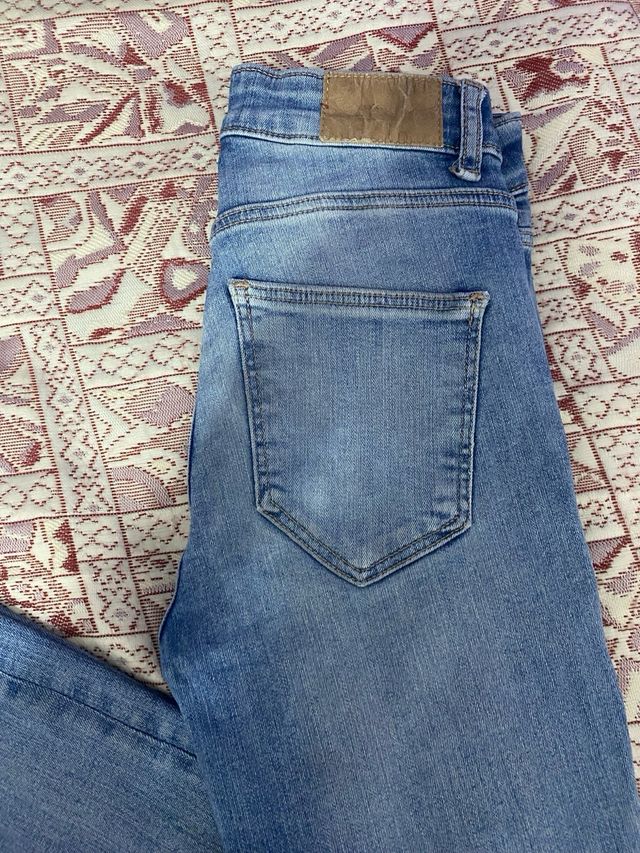 Pantalones vaqueros ZARA