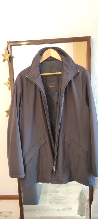 Chaquetón caballero negro.