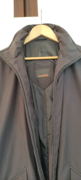 Chaquetón caballero negro.