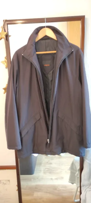 Chaquetón caballero negro.