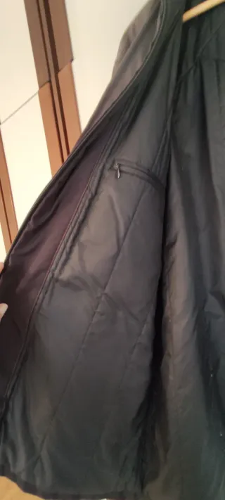 Chaquetón caballero negro.