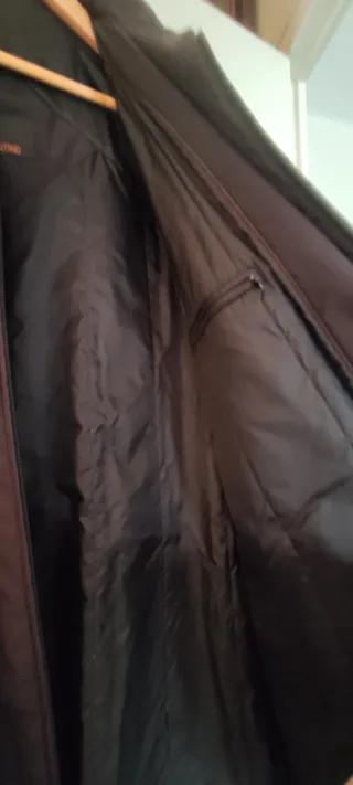 Chaquetón caballero negro.