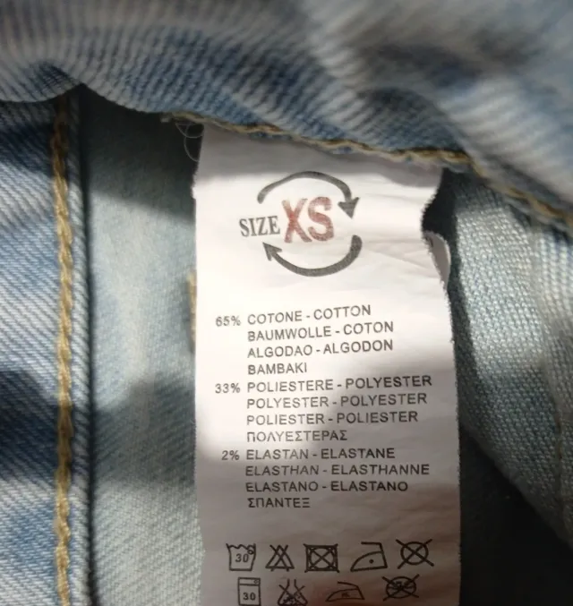 Falda vaquera larga con abertura frontal