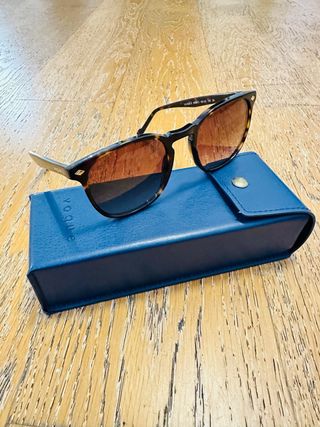 Occhiali da sole Vogue VO5328S Tortora