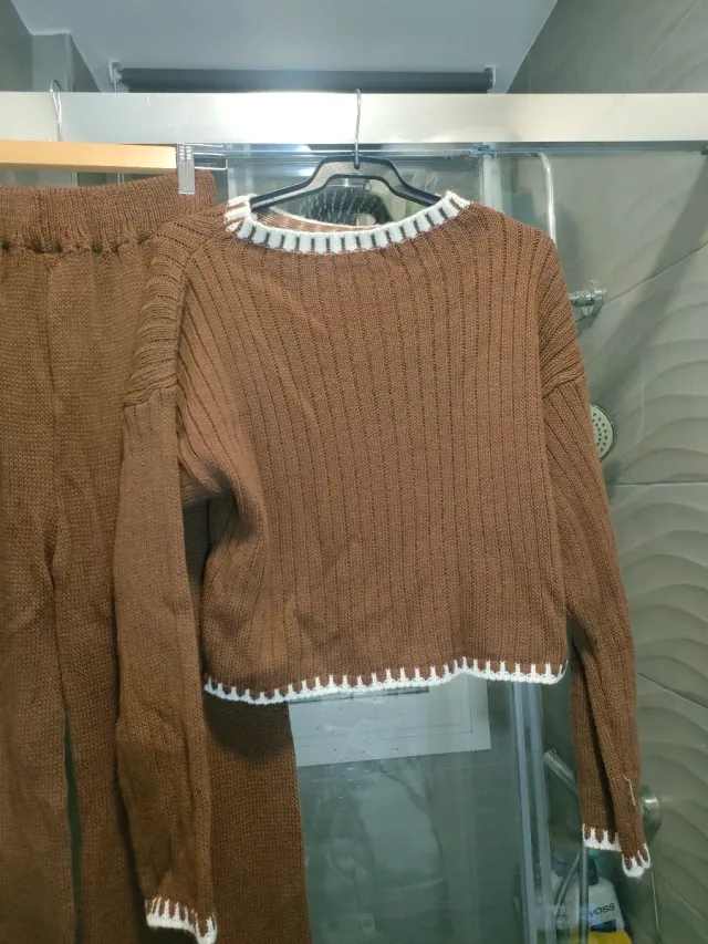 Conjunto mujer marrón y blanco