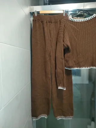 Conjunto mujer marrón y blanco