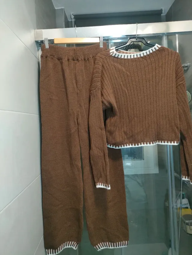 Conjunto mujer marrón y blanco