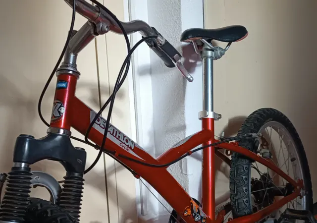 Bicicleta infantil Decathlon roja