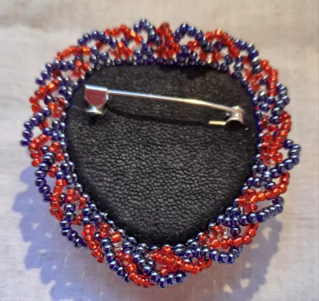 Broche Corazón Rojo y Blanco