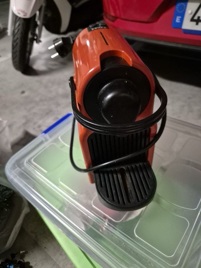 Cafetera Nespresso Krups Naranja