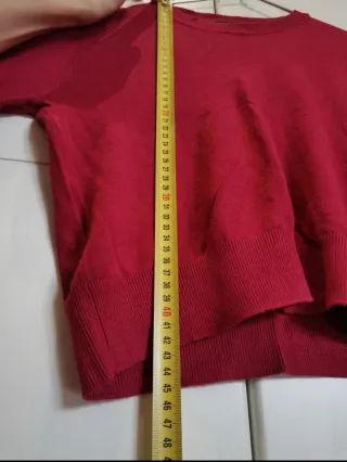 Jersey Bershka rojo talla M