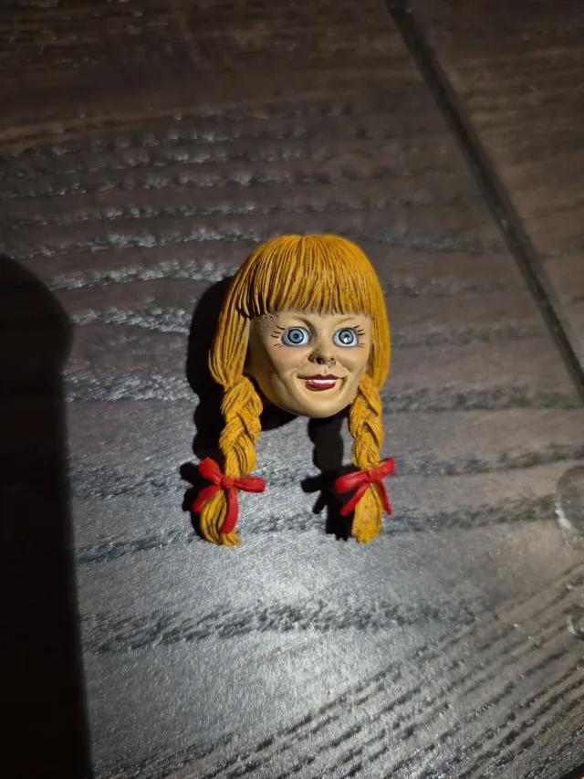 Testa di ricambio per la bambola Annabelle Neca