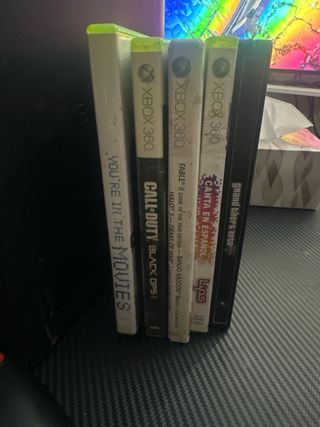 Xbox 360 + 5 juegos + volante y mando + cables así