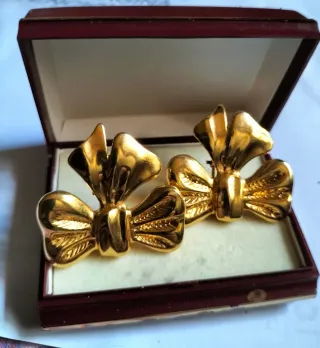 Pendientes antiguos chapados en oro