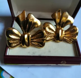 Pendientes antiguos chapados en oro