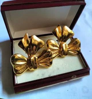 Pendientes antiguos chapados en oro