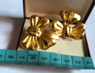 Pendientes antiguos chapados en oro