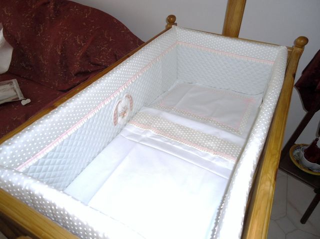 Culla artigianale in legno massello