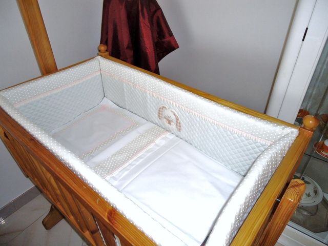 Culla artigianale in legno massello