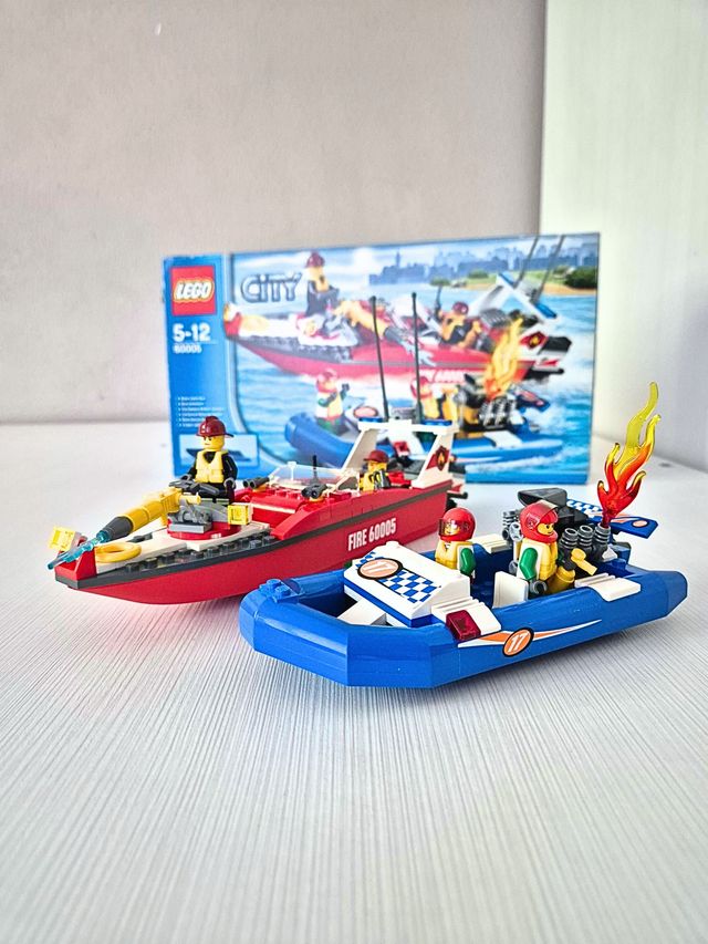 Lego City 60005 Barco Bomberos y Competición