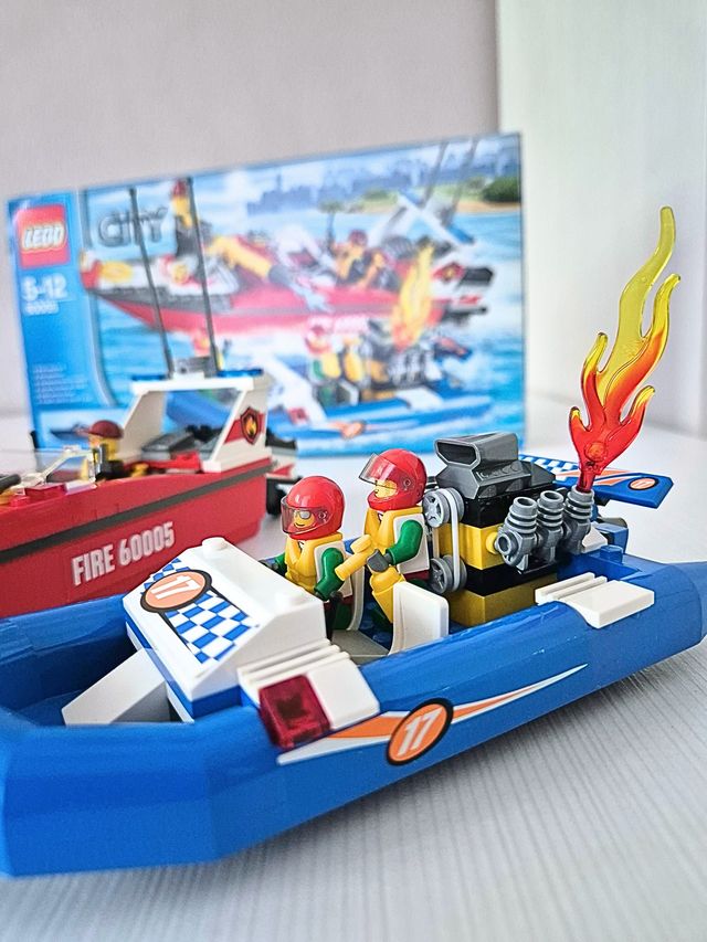 Lego City 60005 Barco Bomberos y Competición
