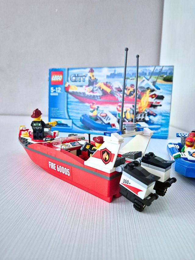 Lego City 60005 Barco Bomberos y Competición