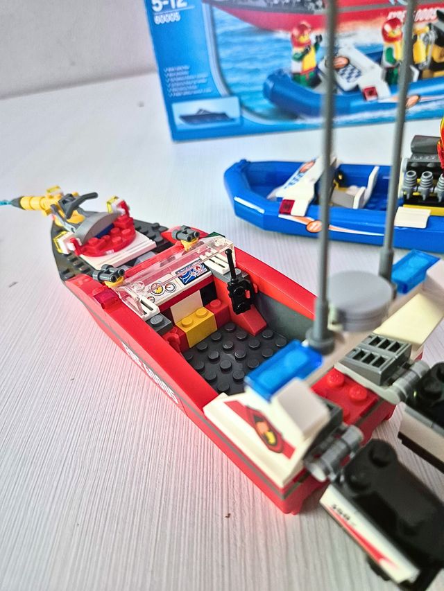 Lego City 60005 Barco Bomberos y Competición