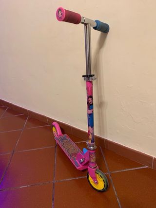 Monopattino rosa con personaggi