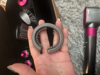 Moldeador Dyson Marrón